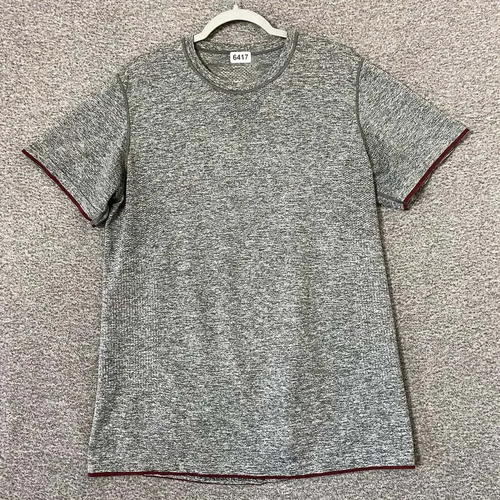 Lululemon Men’s Large Gray Short Sleeve Pullover Metal Vent Activewear Shirt